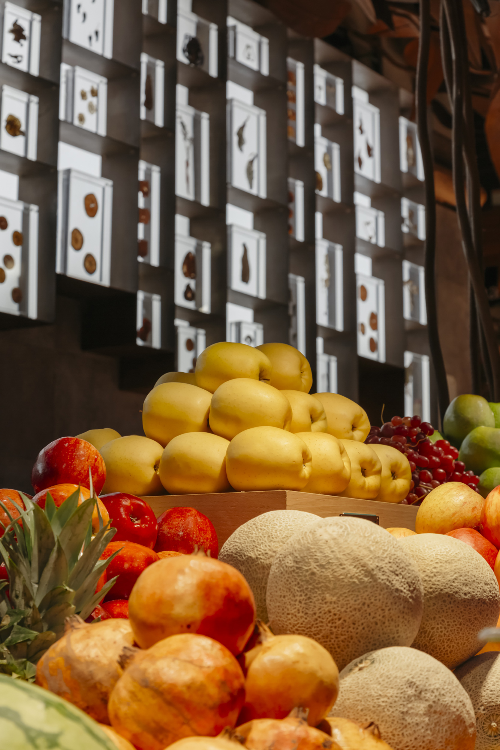 PUESTO-DE-FRUTA-MERCADO-DE-SAN-MIGUELFELIXIA_crop